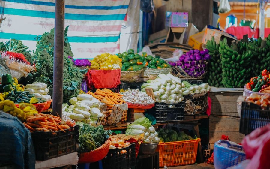 Carrots, garlic and seasonal vegetables at market